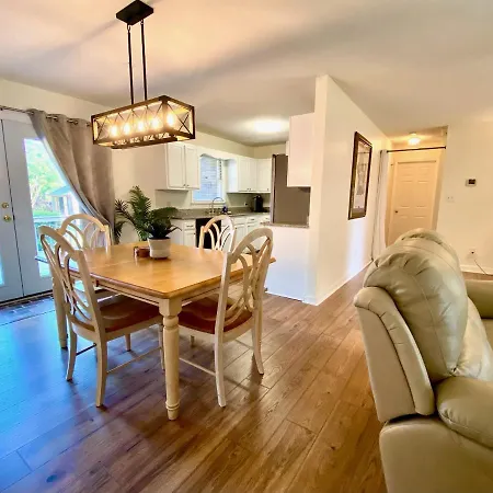Cozy Three Bedroom House With Fireplace